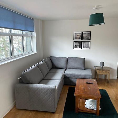 באת' 2 Bed City Centre Flat מראה חיצוני תמונה