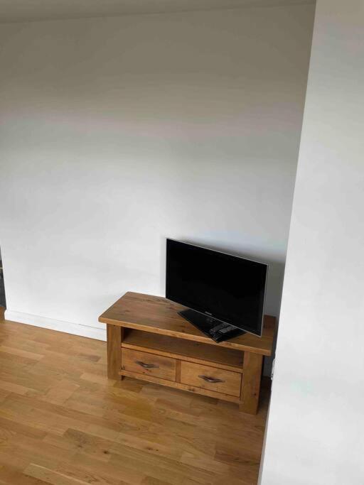 באת' 2 Bed City Centre Flat מראה חיצוני תמונה