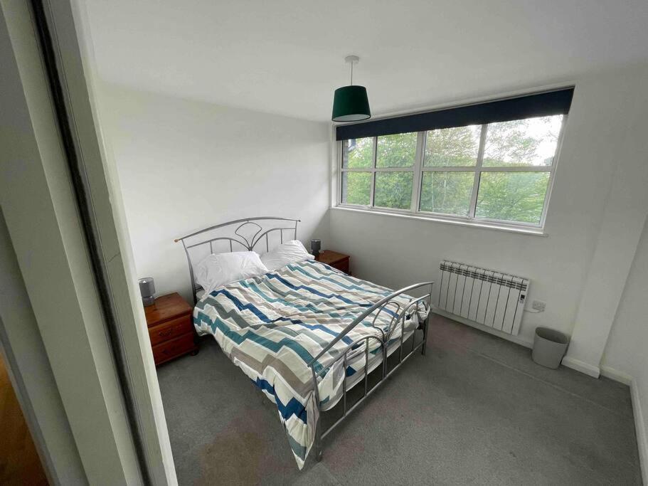 באת' 2 Bed City Centre Flat מראה חיצוני תמונה