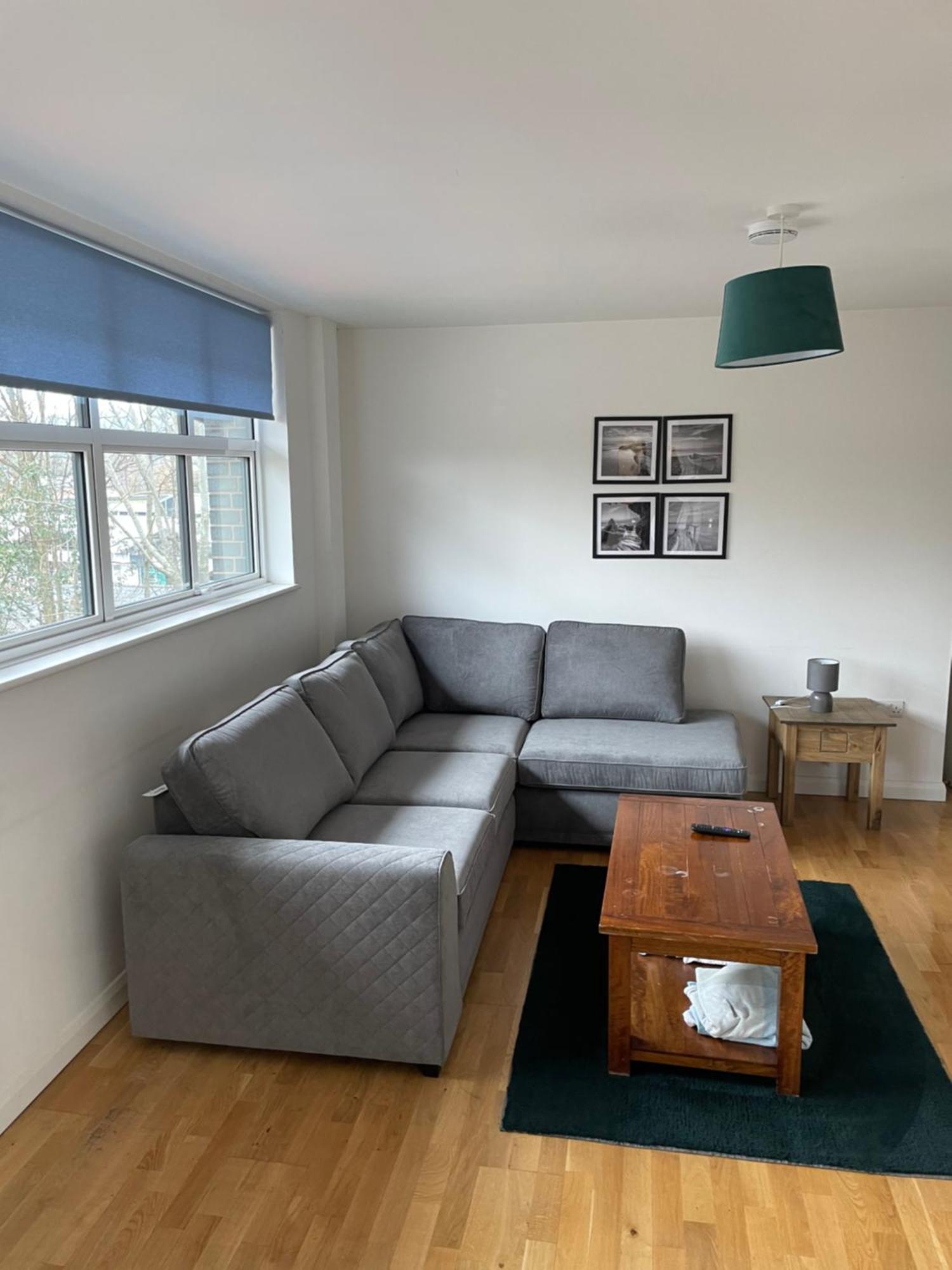 באת' 2 Bed City Centre Flat מראה חיצוני תמונה